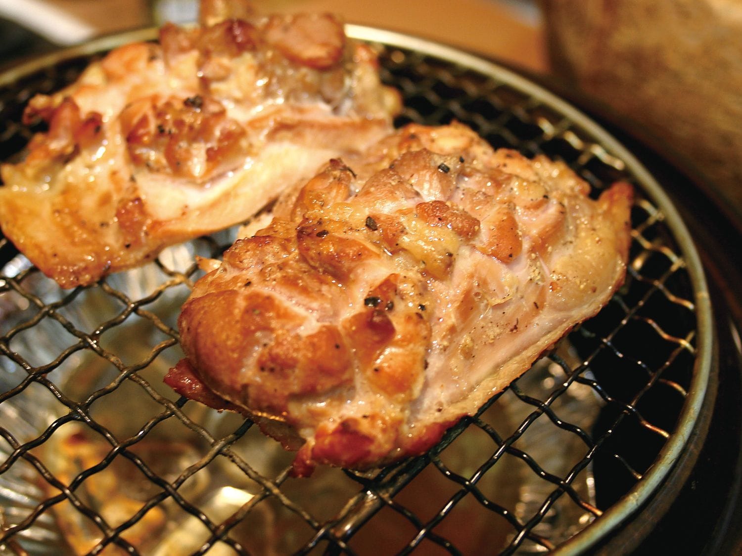 長谷園 伊賀焼の燻製土鍋 いぶしぎん 小(いぶしぎん): 三重｜いいもの