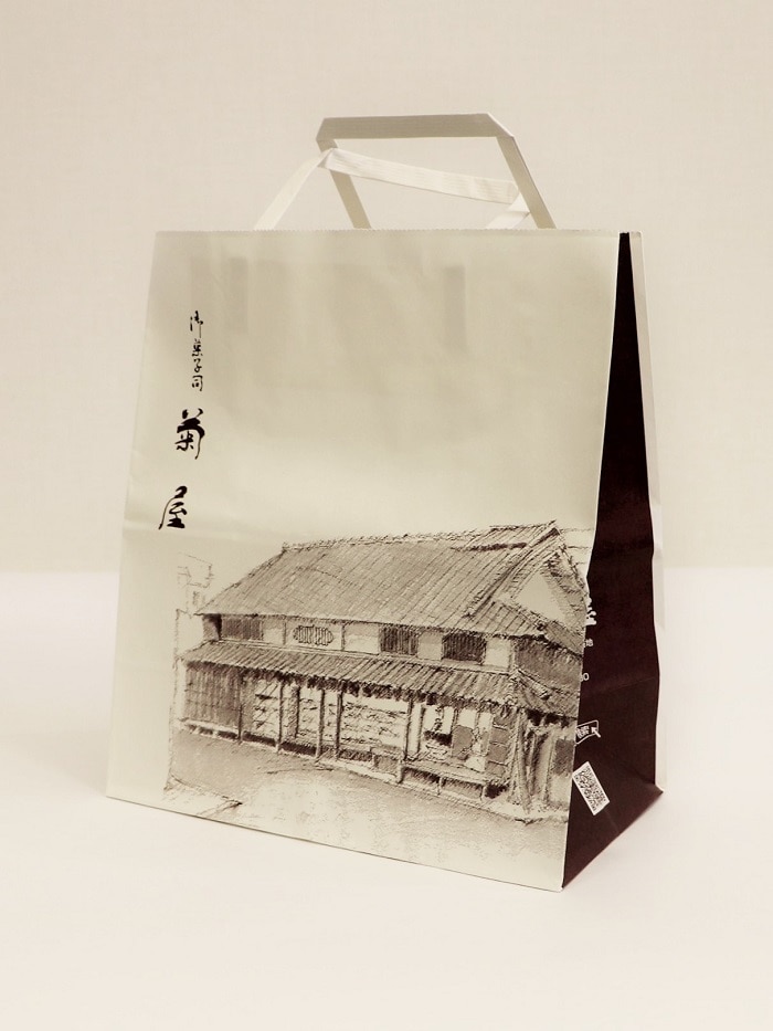 正倉院模様の華やかなパッケージが素敵 奈良 本家菊屋の 鹿もなか Haconiwa 世の中のクリエイティブを見つける 届ける Webマガジン