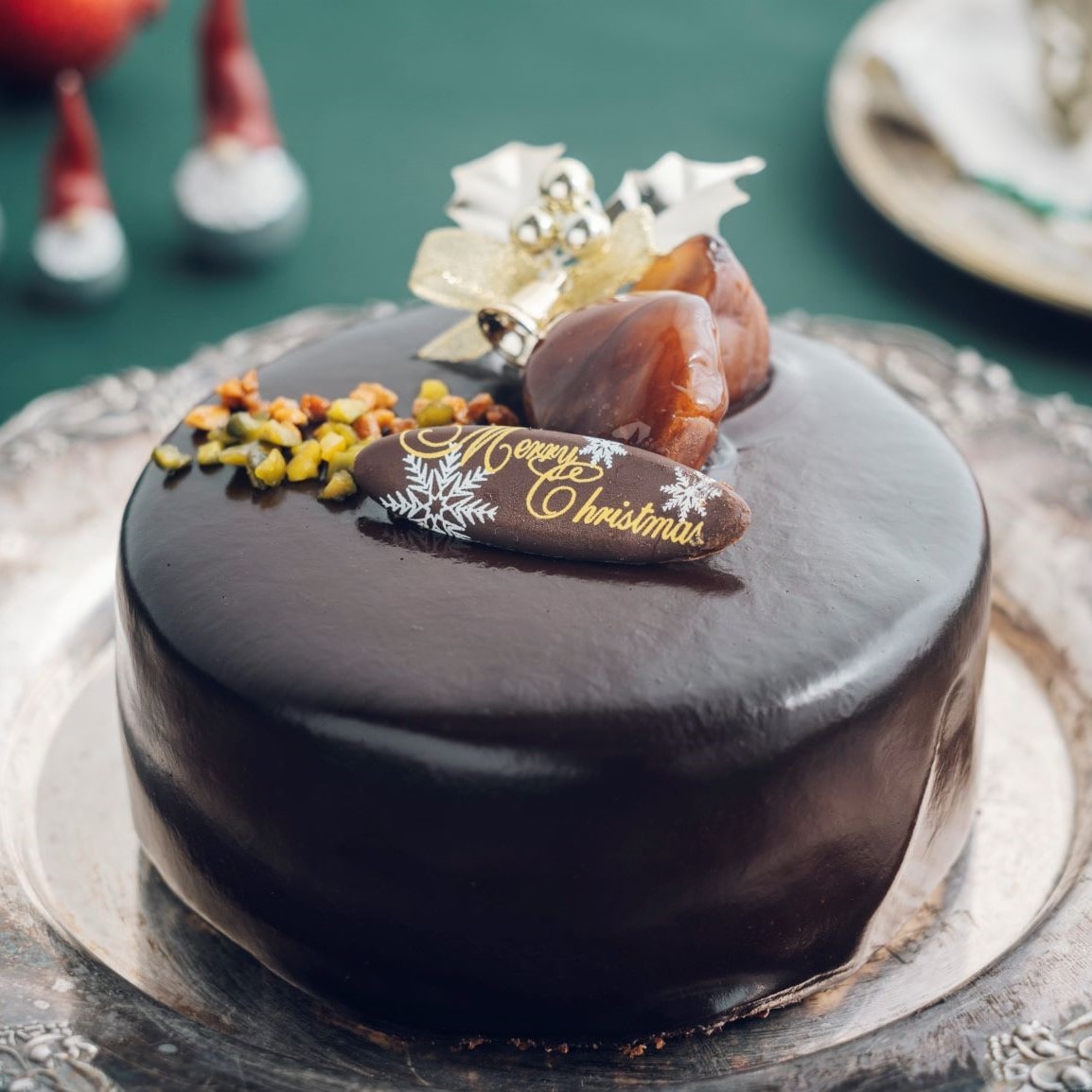京都祇園　万治カフェ　抹茶と和栗のチョコレートケーキ【いいもの探訪オリジナルクリスマスケーキ】